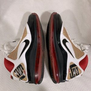 Nike Air Max Lebron 7’s Size 11.5